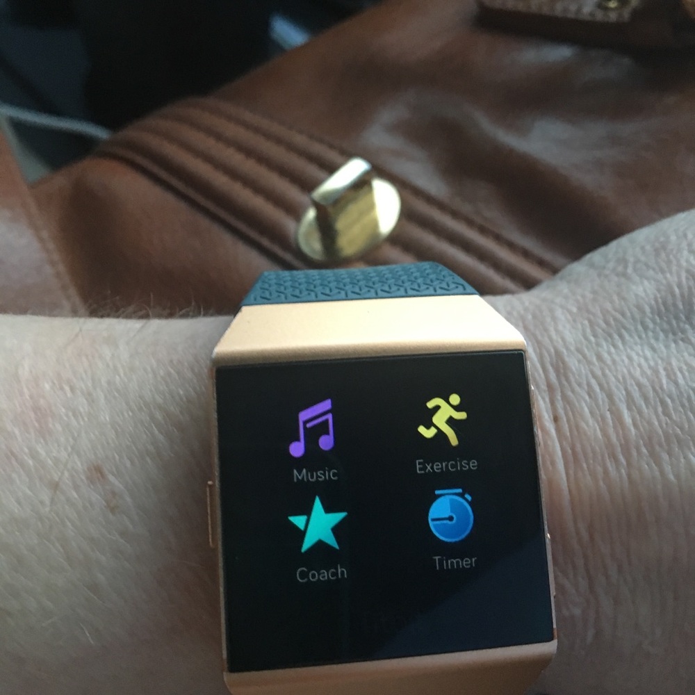 Fitbit ionic - Picture 3 of 4